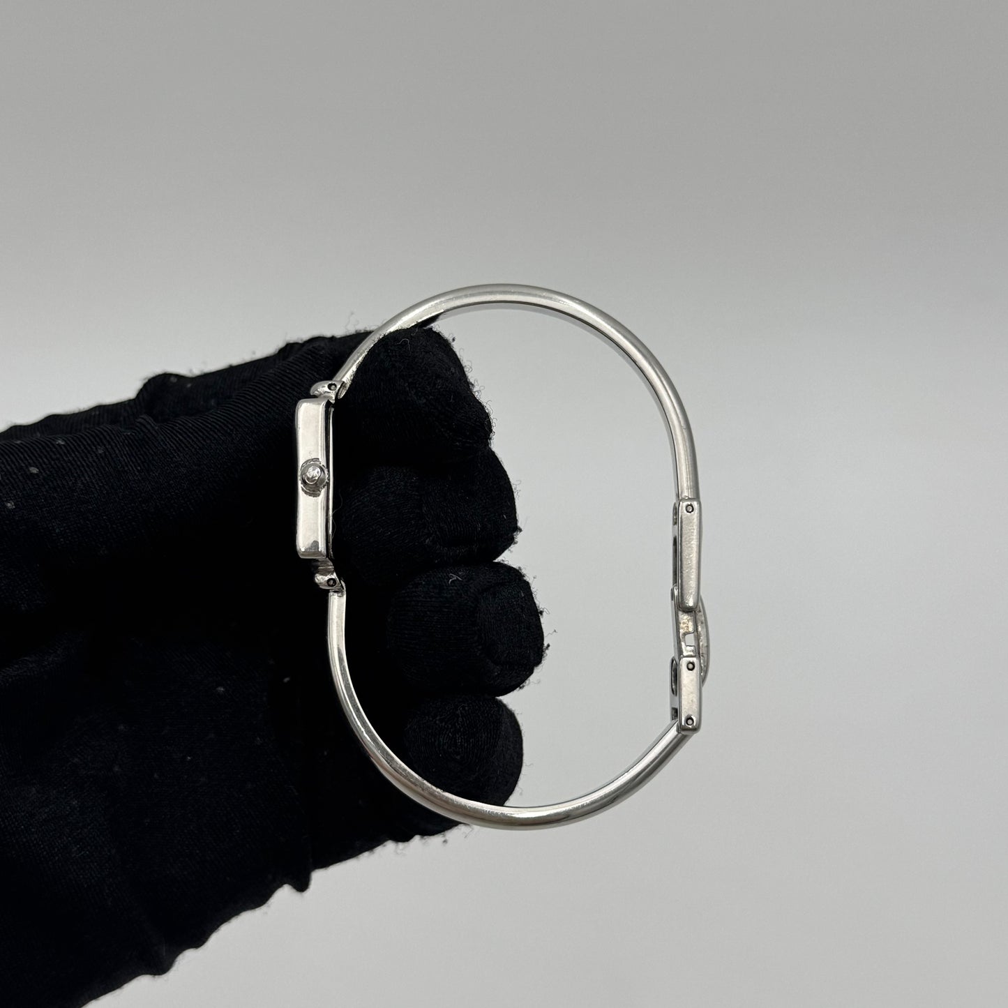 Gucci 1900L Square Black Dial Stainless Steel Bangle