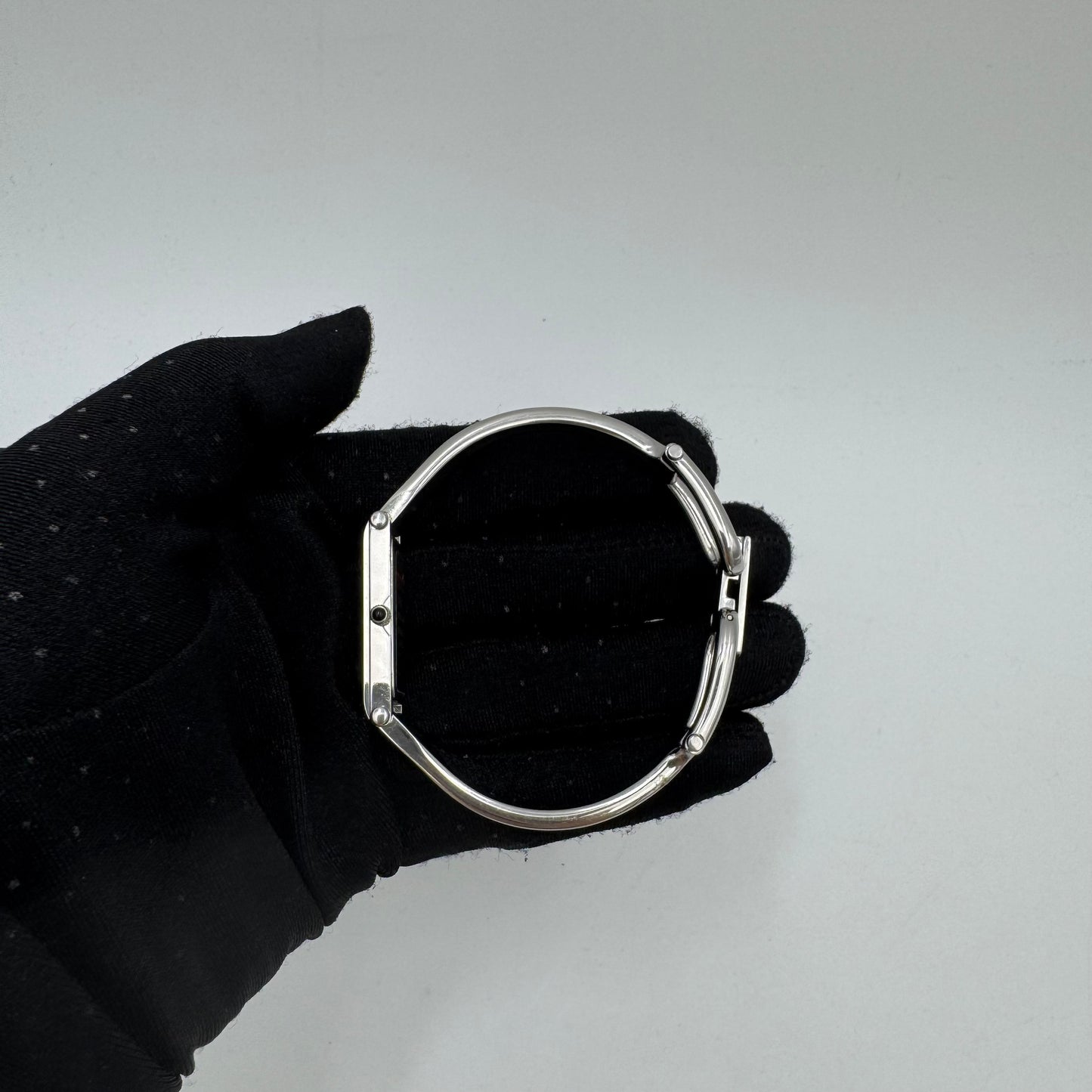 Gucci Vintage 1500L Pink Mother of Pearl Dial Stainless Steel Quartz Ladies Bangle Watch