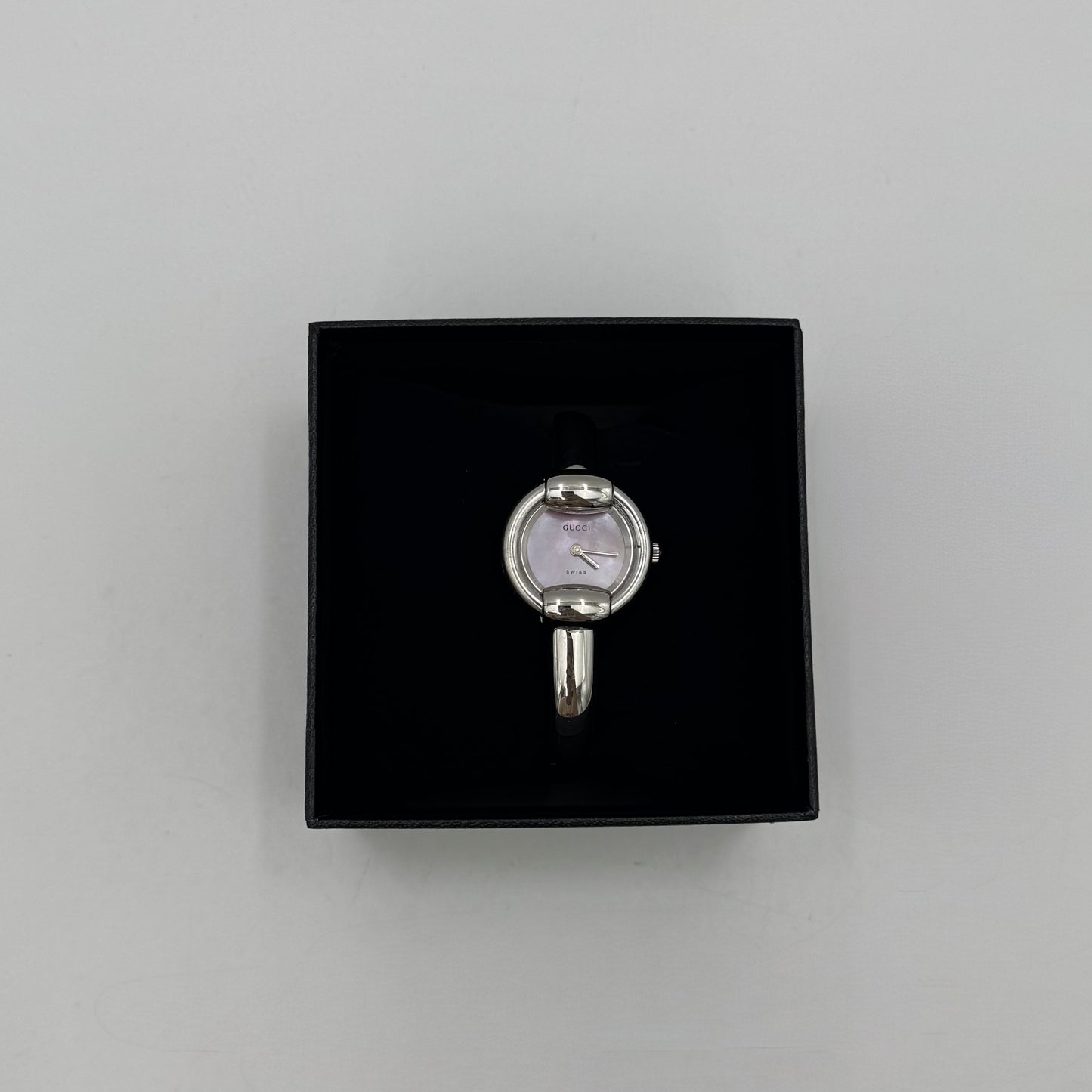 Gucci 1400L Round Pink Mother of Pearl Dial Quartz Ladies Watch