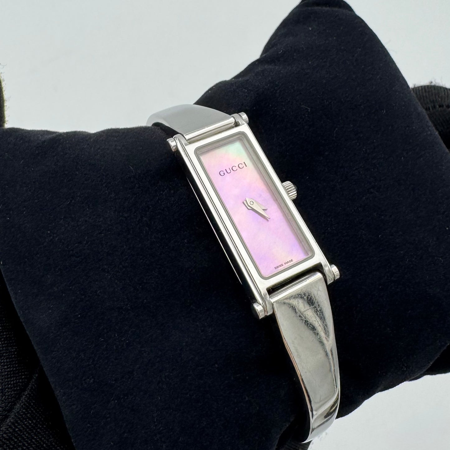 Gucci Vintage 1500L Pink Mother of Pearl Dial Stainless Steel Quartz Ladies Bangle Watch