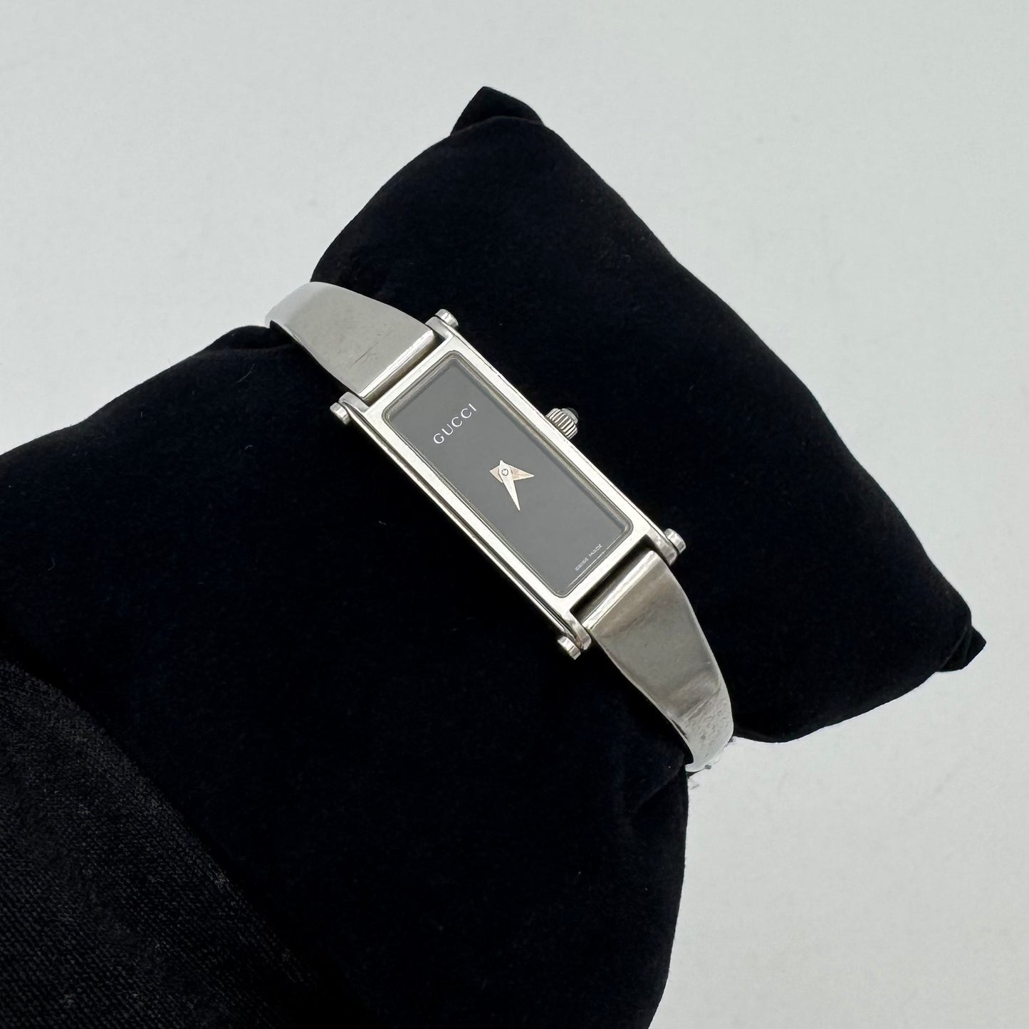 Gucci 1500L Black Dial Rectangle Quartz Ladies Watch