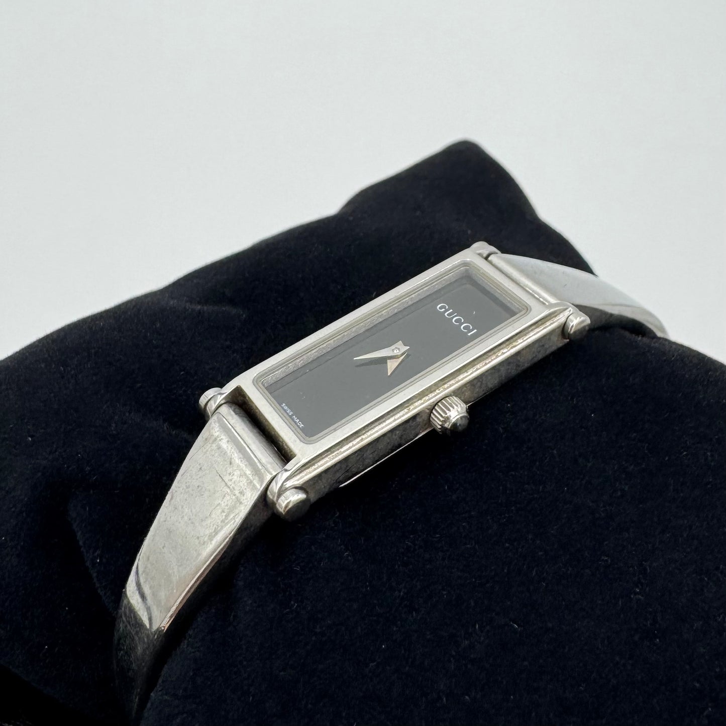 Gucci 1500L Black Dial Rectangle Quartz Ladies Watch