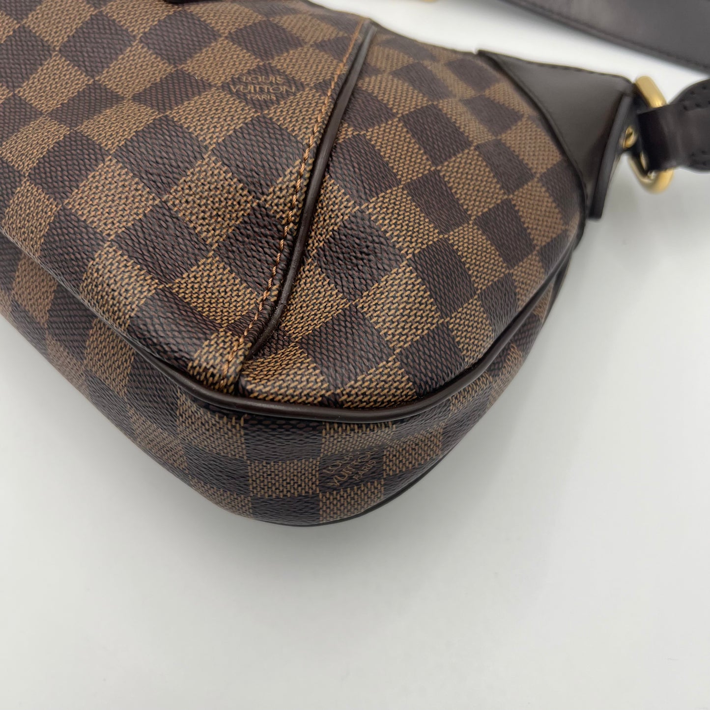 LV Damier Ebene Thames PM