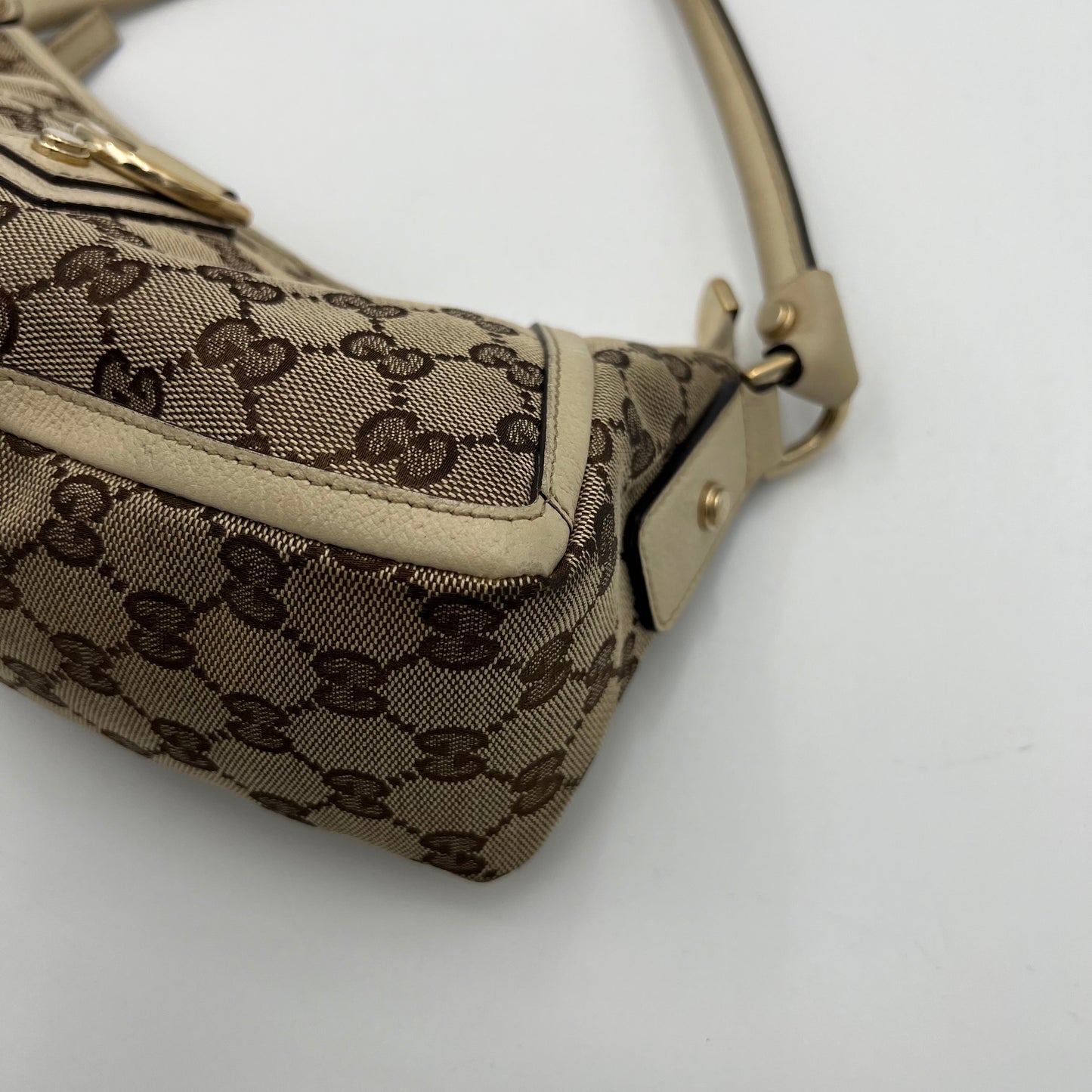Gucci Beige Monogram Canvas and White Leather Abbey D-Ring Pochette