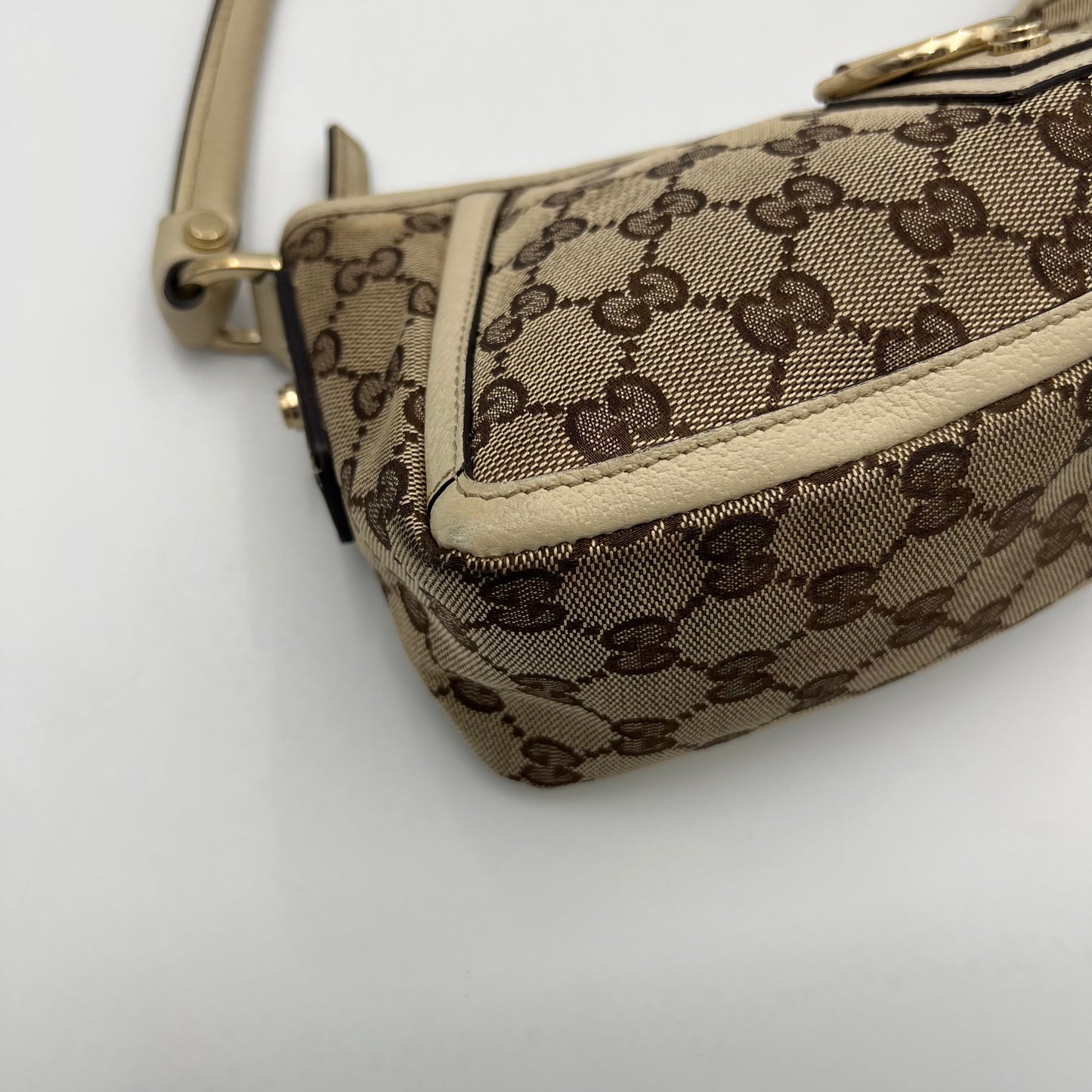 Gucci Beige Monogram Canvas and White Leather Abbey D-Ring Pochette